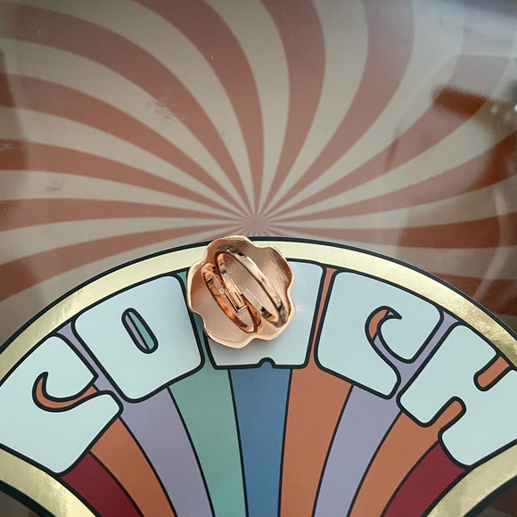COACH Logo Ring Pearl Flower C Oversized Statement Rose Gold Sephora Kawaii Girl - Picture 4 of 5